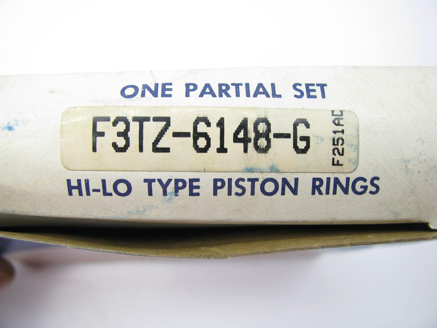 DOES 2 PISTONS Ford F3TZ-6148-G Partial Piston Ring Kit 1993-1997 Ford 460 7.5L