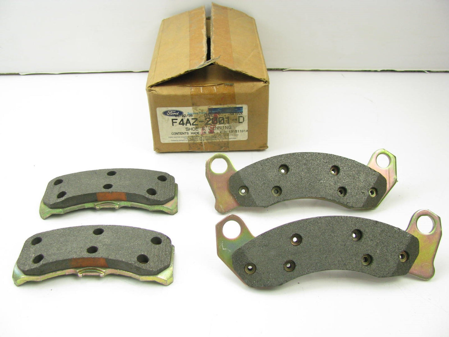 NEW GENUINE OEM Ford F4AZ-2001-D FRONT Brake Pads