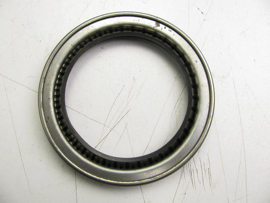 Garlock 53-2276 Wheel Oil Seal - 4.500'' OD X 3.250'' ID X 0.500'' Wide