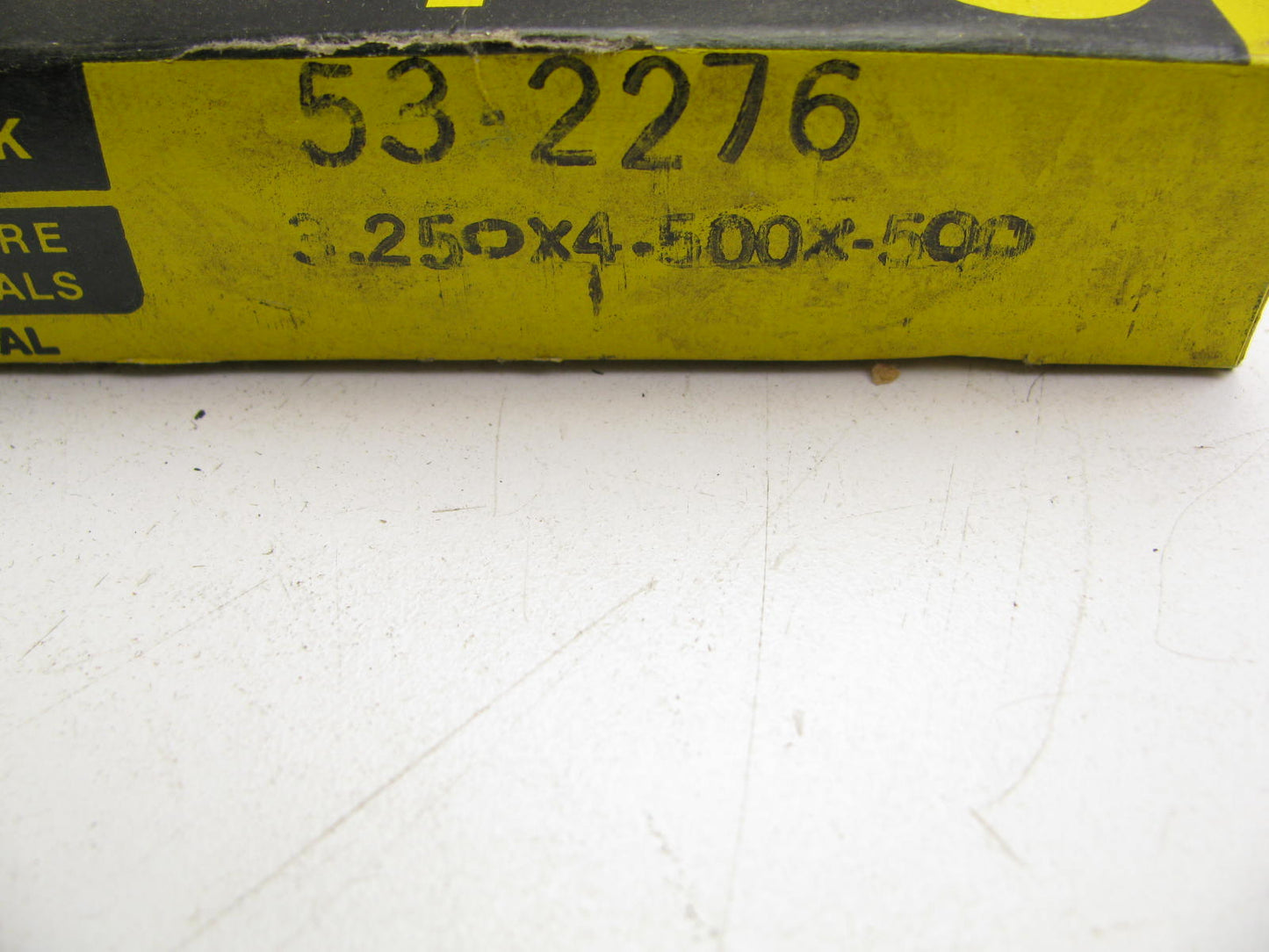 Garlock 53-2276 Wheel Oil Seal - 4.500'' OD X 3.250'' ID X 0.500'' Wide