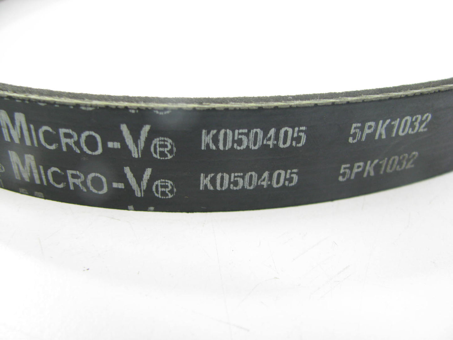 Gates K050405 Serpentine Belt - 0.69'' X 41.00'' - 5 Ribs