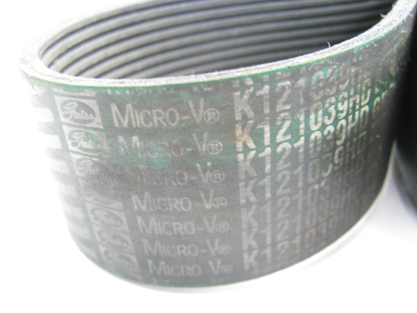 Gates K121039HD Serpentine Belt For 2005-2007 Peterbilt 379 14.6L-L6