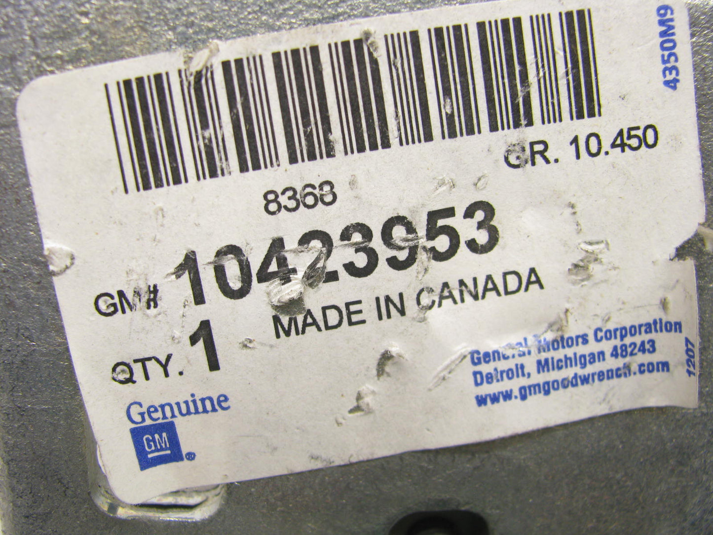 NEW - OEM GM 10423953 Rear Side Door Upper Hinge 2002-07 Rendezvous 01-05 Aztek