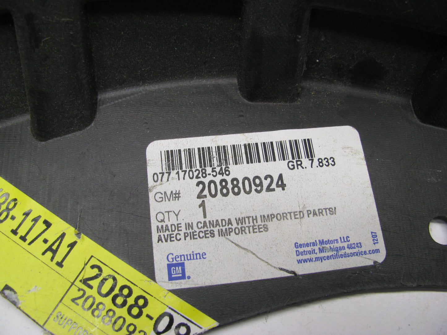 NEW - OEM GM 20880924 Front Left Bumper Retainer For 2007-10 GMC Sierra 2500 HD