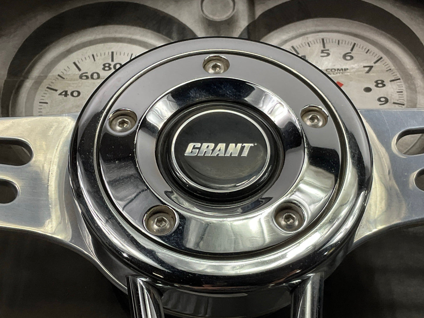 DENT & SCRATCH 16 - Grant 457 Club Sport Steering Wheel - 13-3/4'' Diam., 4'' Dish