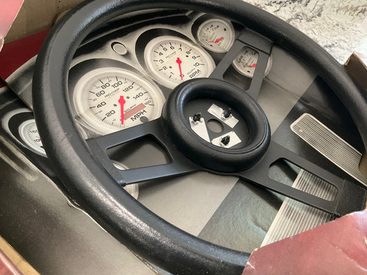 MISSING HORN BUTTON - Grant 870 GT Steering Wheel 13 3/4'' Inch Dia, 2 1/4'' Dish