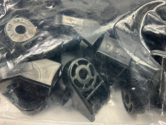 100 Pack - Grote 83-6060 Heavy Duty Tie Mount Base .1875'' Mounting Hole, 115 Lbs