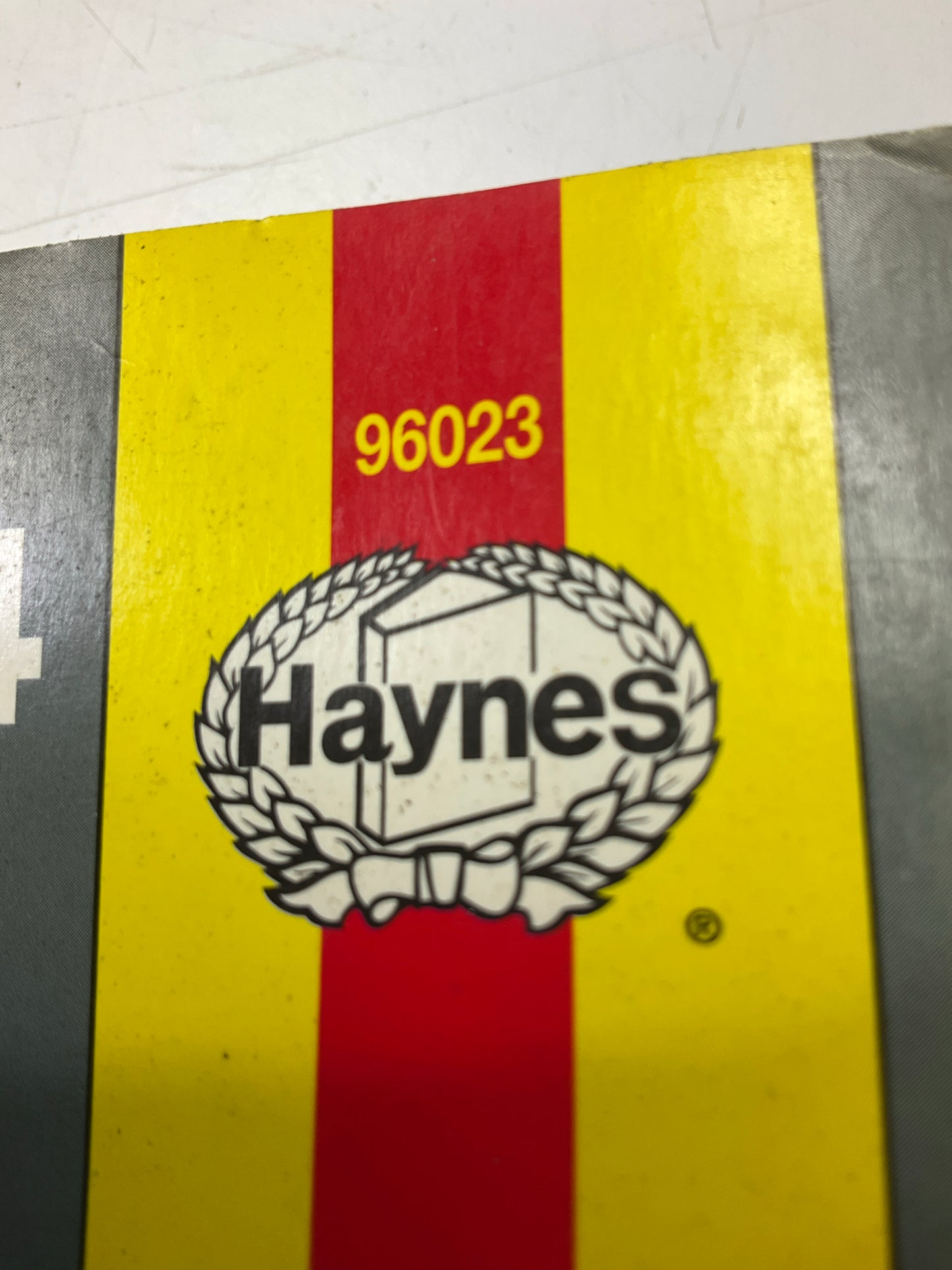 COSMETIC DAMAGE - Haynes 96023 Repair Manual 1996-2005 Audi A4, 98-05 VW Passat