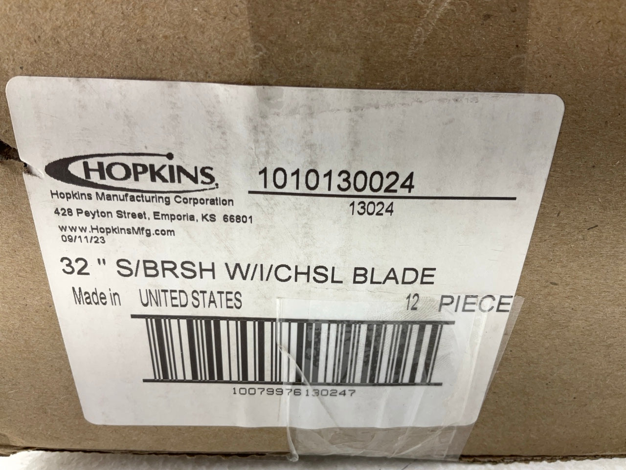 12 Pack - Hopkins 13024 32'' Snow Brush With Ice Chisel