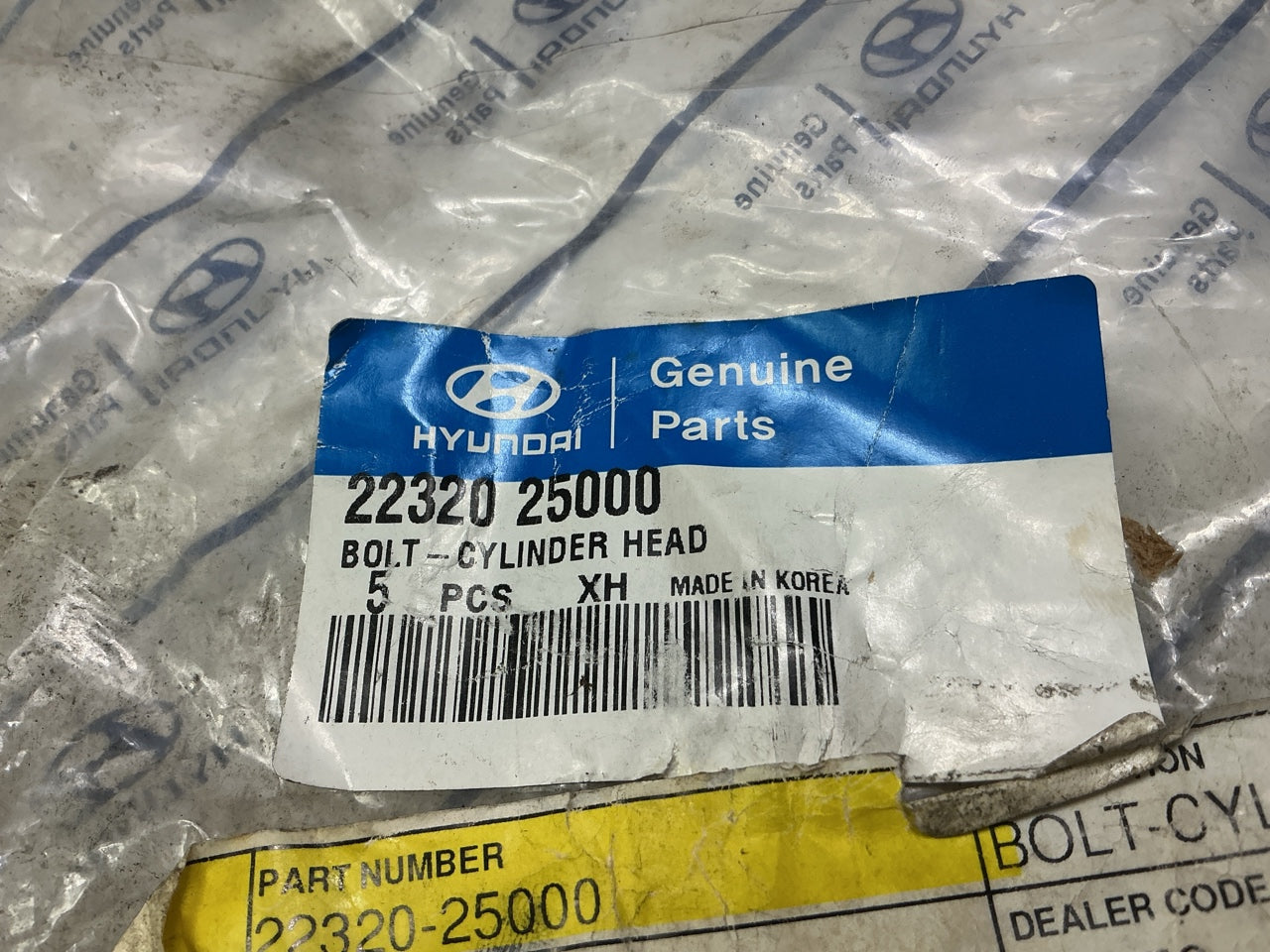 (1) NEW GENUINE OEM For Hyundai 2232025000 Cylinder Head Bolt