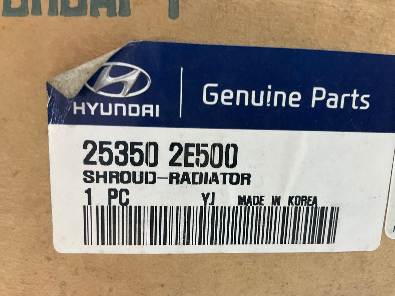 NEW GENUINE Engine Cooling Fan Shroud OEM For 2007-09 Hyundai Tucson 253502E500