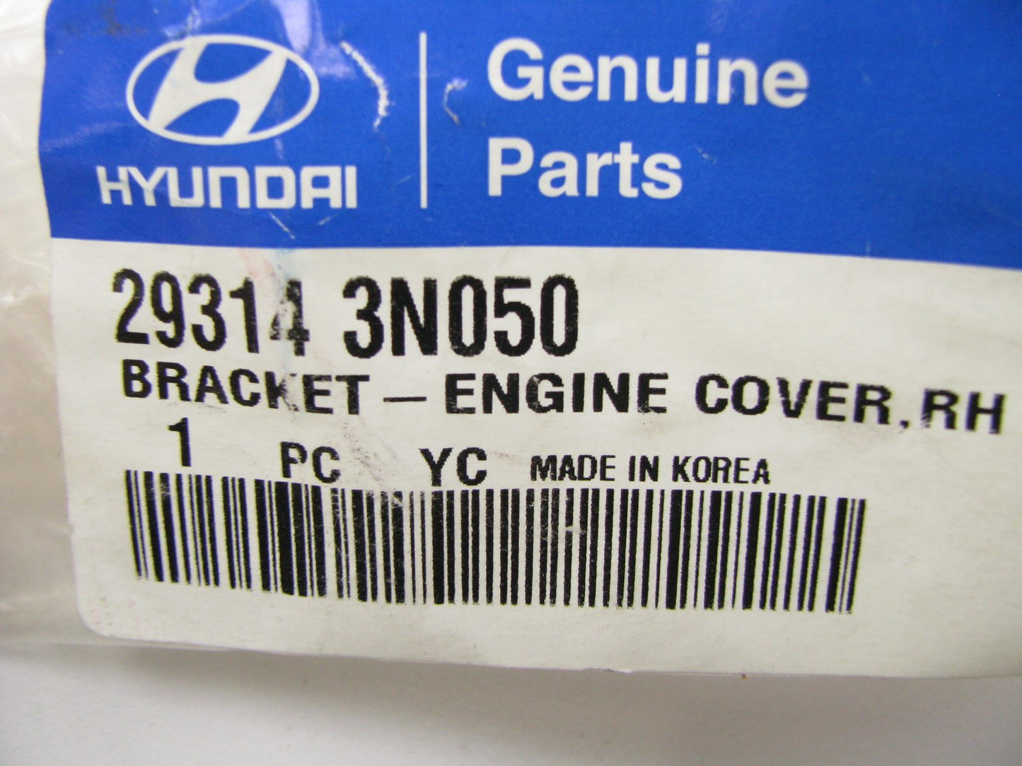 NEW - OEM Right Side Engine Cover Bracket For 2010-2015 Hyundai Equus 293143N050