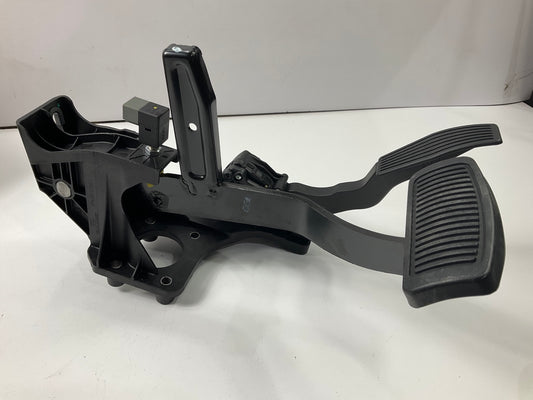 NEW Brake & Gas Throttle Pedal OEM For 07-08 Entourage, 06-14 Sedona 328004D101