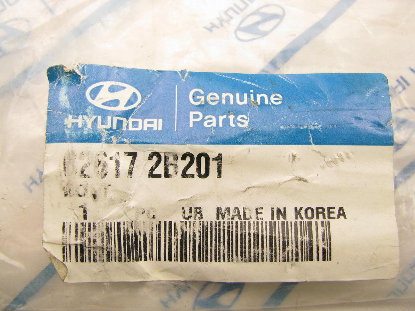 New Genuine REAR Suspension Control Arm Bolt OEM For Hyundai 626172B201