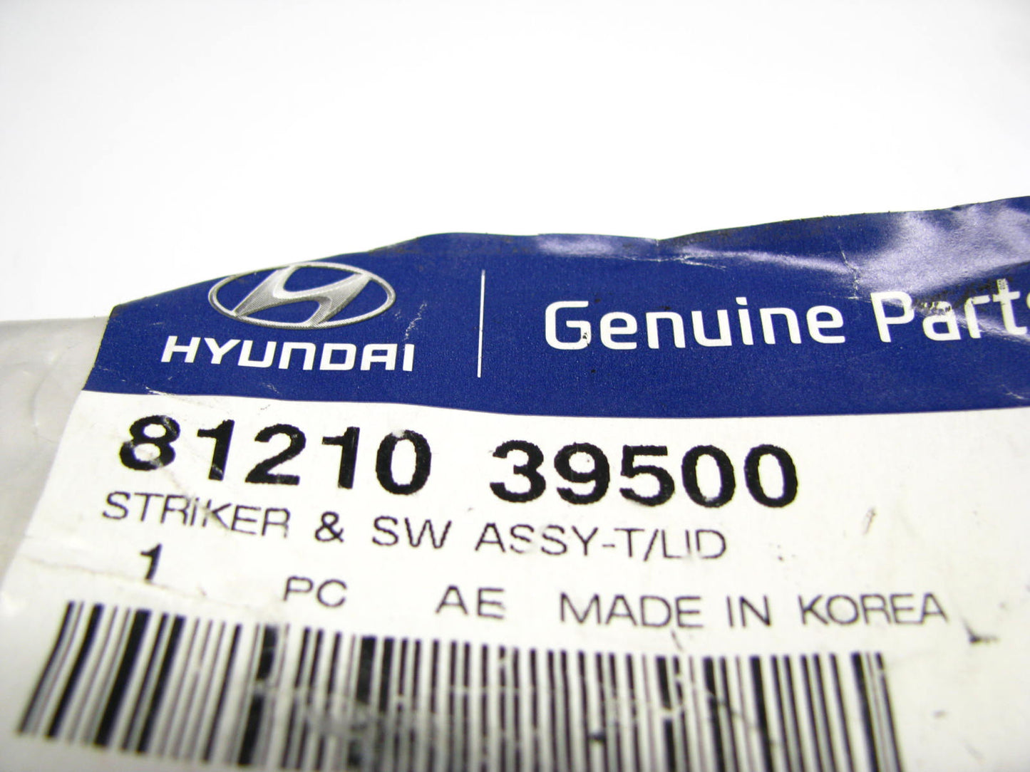 NEW - OEM 8121039500 Trunk Striker Assembly For 00-01 Hyundai XG300 02-05 XG350