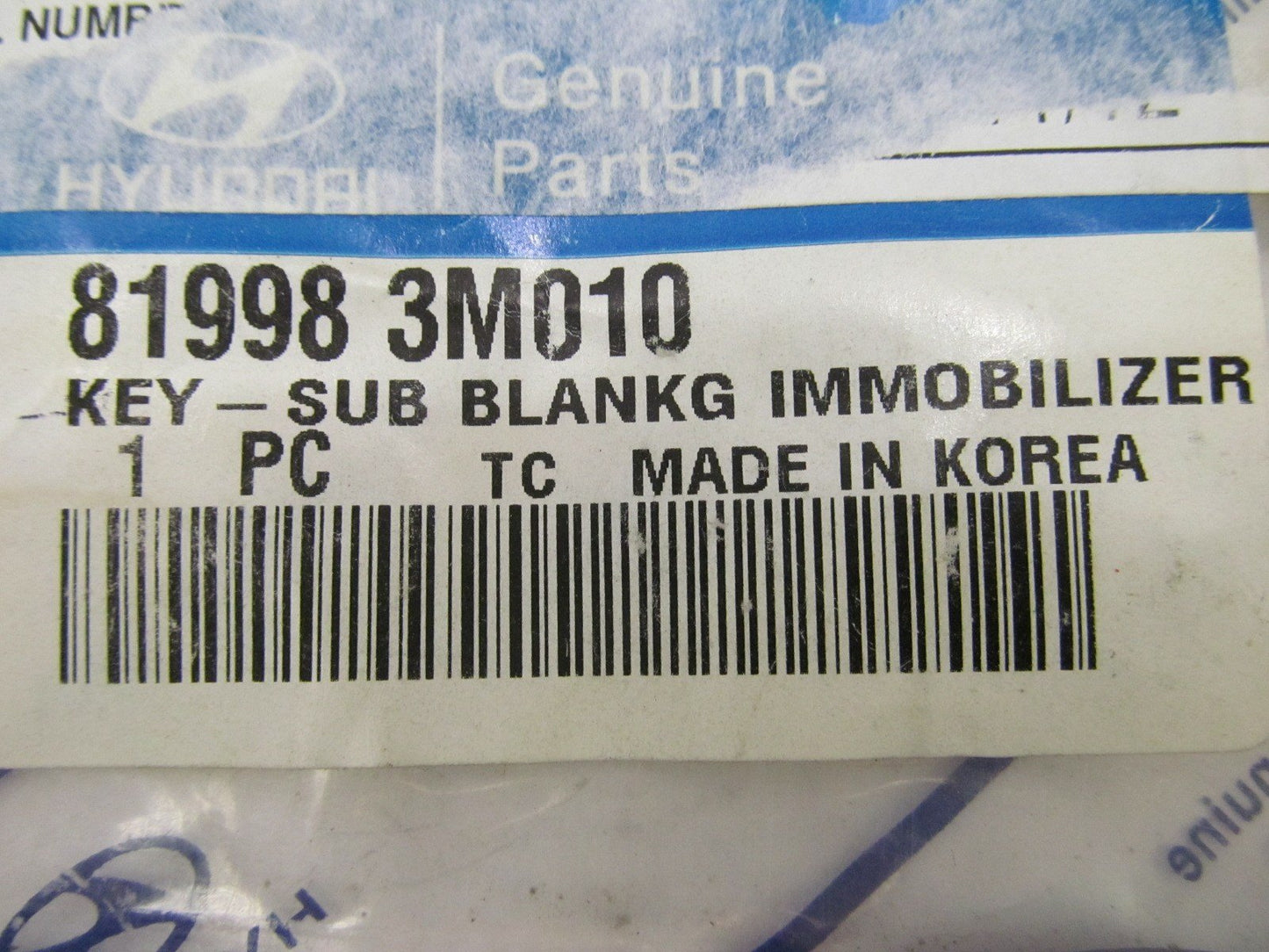 NEW - OEM 819983M010 Uncut Immobilizer Key Blank For 2008-2014 Genesis