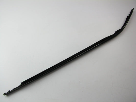NEW - OEM Front Right Door Belt Weatherstrip Seal For 2011-2016 Hyundai Equus