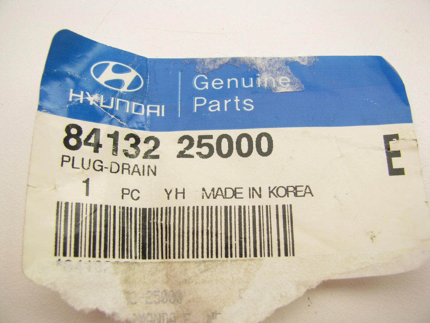 New OEM Rear Trunk Floor Pan Drain Hole Plug For 06-10 Sonata 8413225000