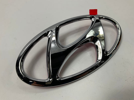 NEW GENUINE REAR Tail Gate Emblem ''H'' OEM For 2019-2020 Santa Fe 86300S2000