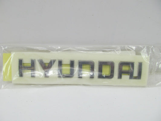 NEW - OEM Rear Tailgate Emblem For 06-08 Hyundai Entourage 863124J000 (HYUNDAI)