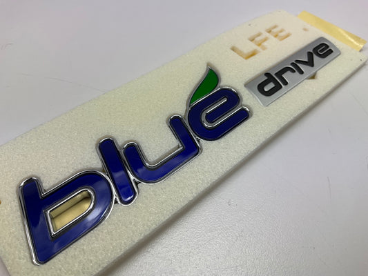 NEW ''Blue Drive'' Right Passengers Fender Emblem OEM For 2016-2017 Sonata Hybrid