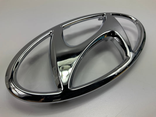 NEW Front Grille Emblem OEM For 2019-2020 Hyundai Elantra SEDAN 86359F2AA0