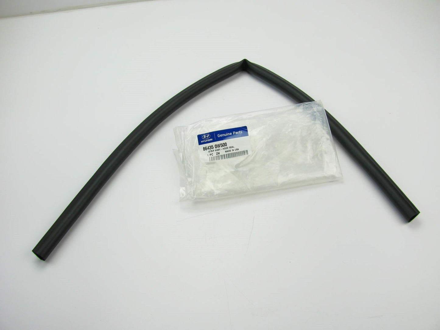 NEW - OEM Hood Weather Strip Seal Rear For 2010-2012 Hyundai Santa Fe 864350W500