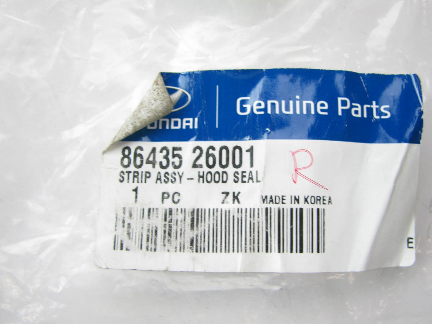NEW GENUINE Hood Front Seal Strip OEM For 2003-06 Santa Fe 8643526001