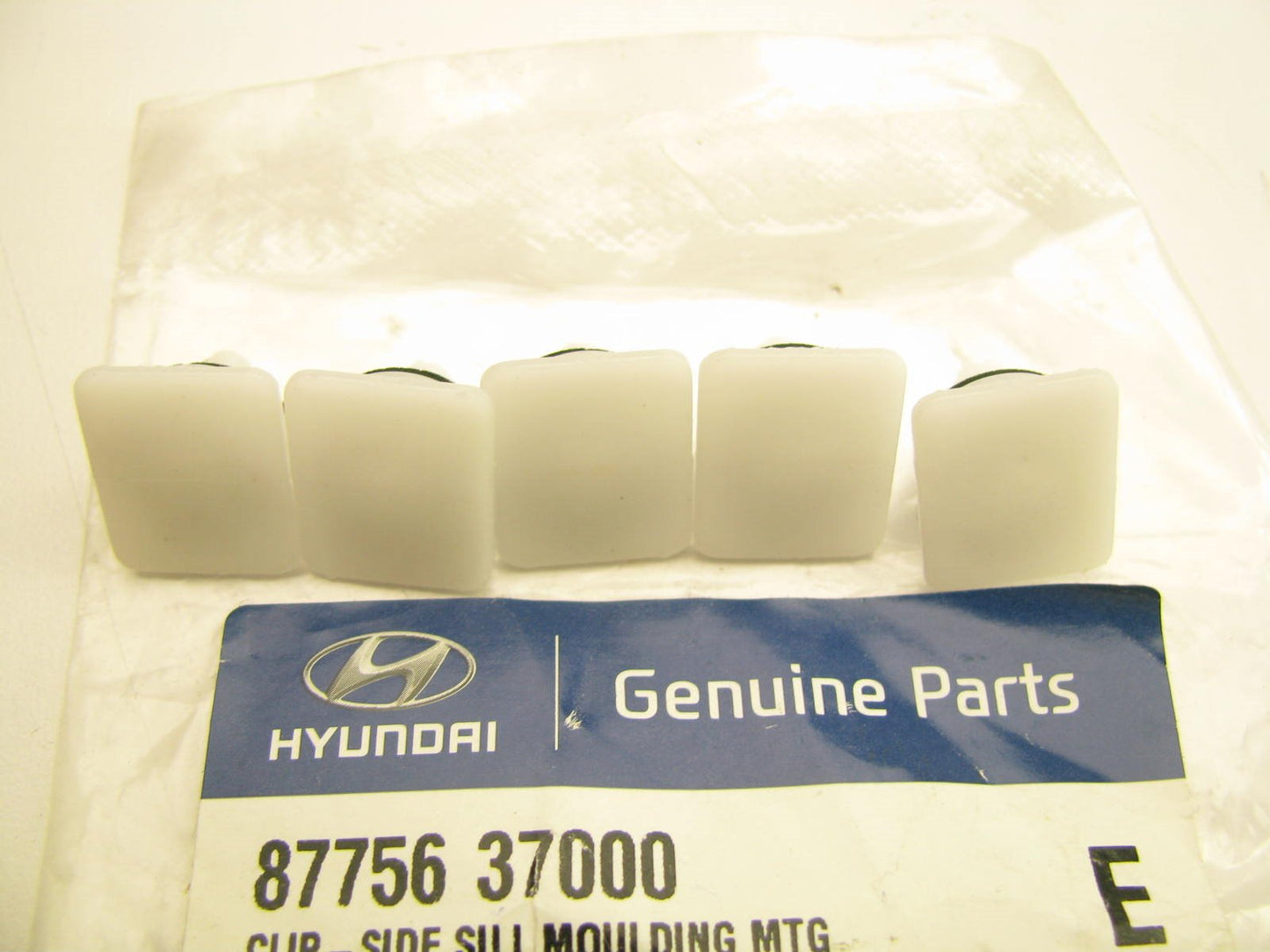 (5) NEW GENUINE Rocker Molding Retainer Clips OEM For Hyundai 8775637000