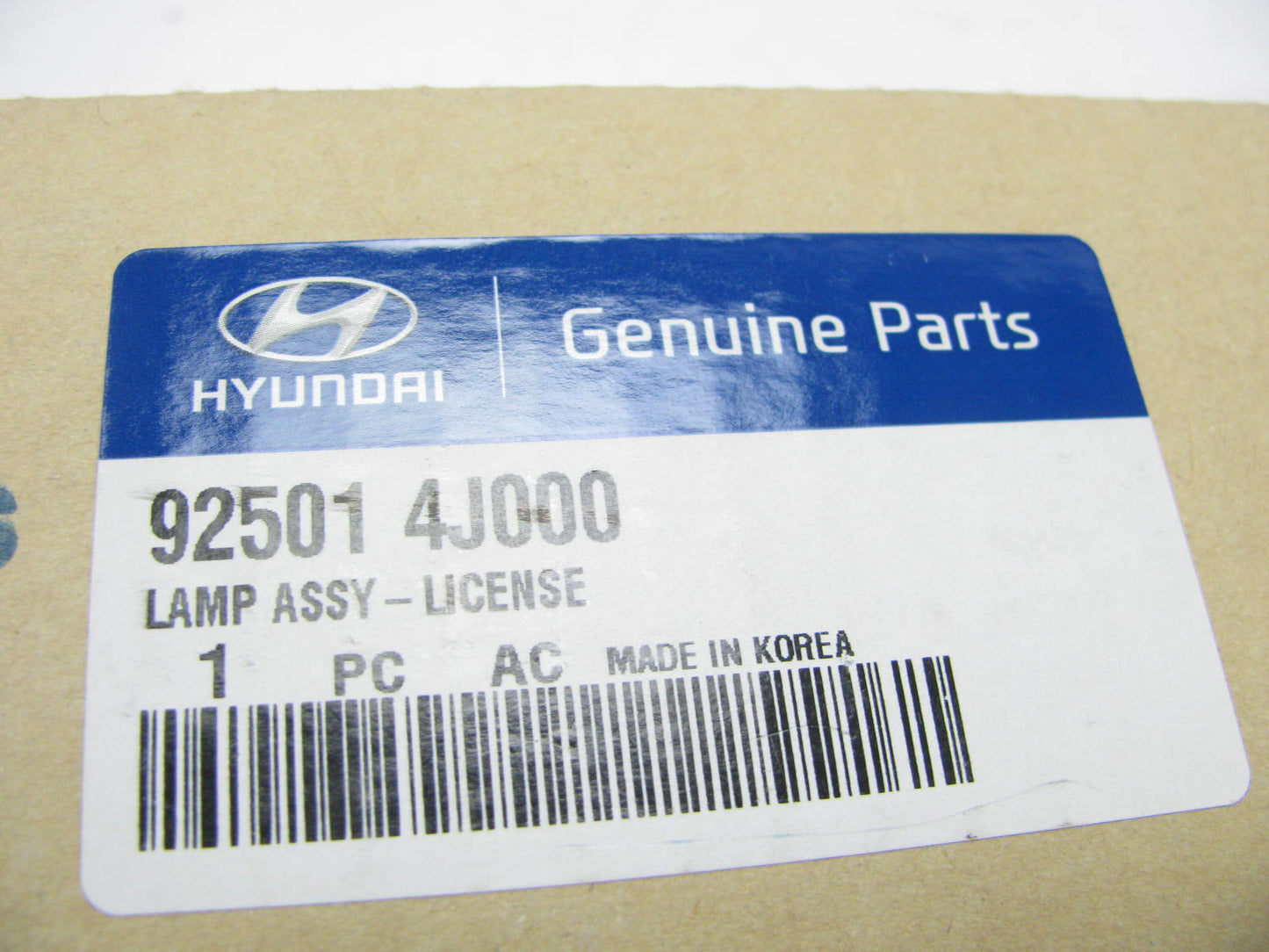 New OEM Rear Chrome License Plate Lamp Assembly For 2006-2008 Hyundai Entourage