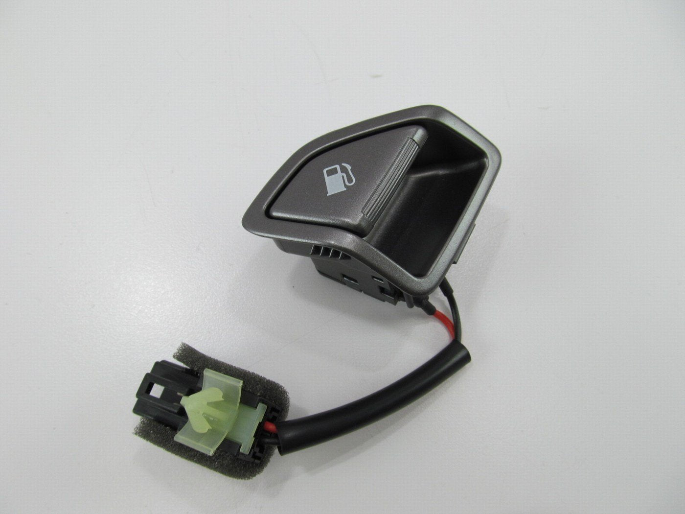 Fuel Filler Door Release Switch OEM For 2013-2016 Hyundai Santa Fe 935552W000RJ5