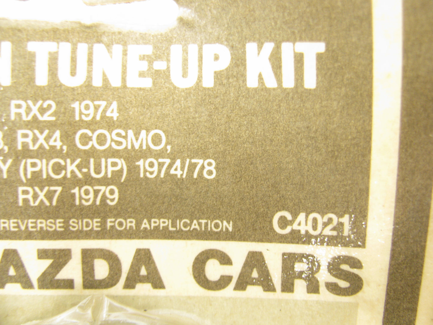 Iapco C4021 Distributor Ignition Points & Condenser Tune-up Set Ignition Kit