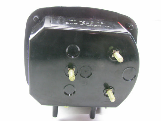 S/T/T Light Red LH 3-Stud For Various International /Volvo Kd Lamps 257-2618