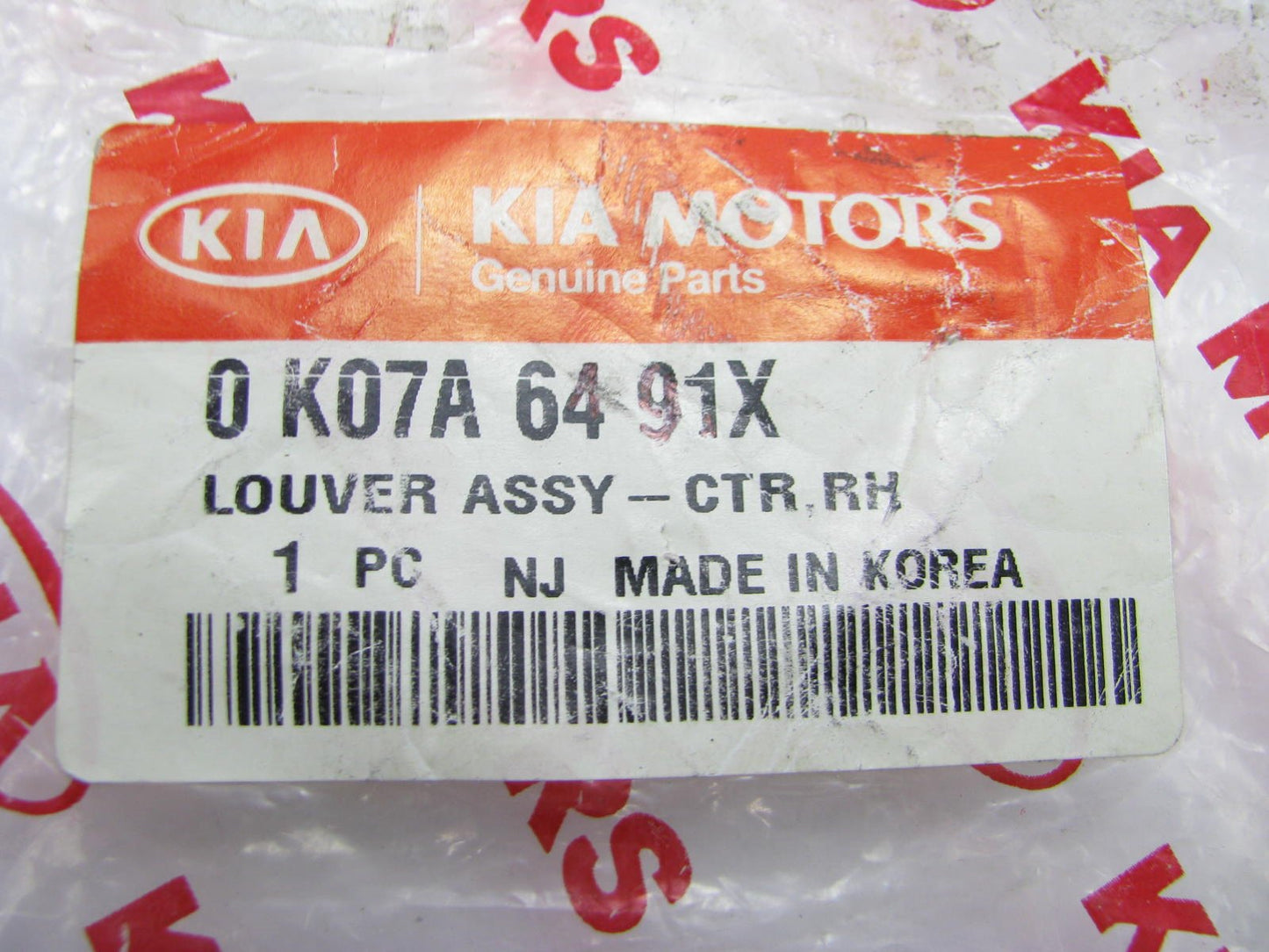 NEW - OEM 0K07A6491X Center Right Dashboard A/C Air Vent For 2000-2002 Sportage