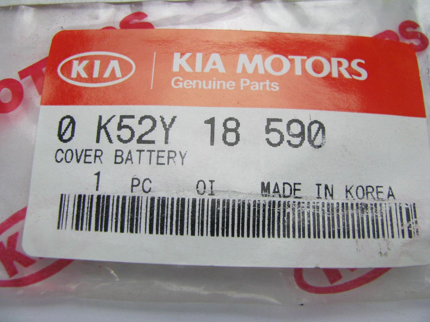 NEW GENUINE Battery Insulator Cover Pad OEM For 2004-2005 Kia Sedona 0K52Y18590