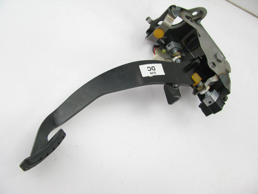 NEW GENUINE Clutch Pedal Assembly OEM For 2006-2008 Kia Optima 328022G200