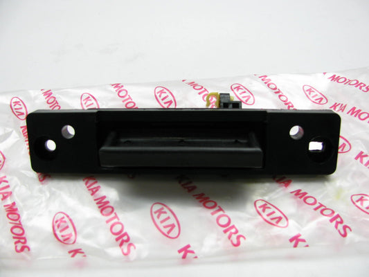 NEW GENUINE Rear Tailgate Hatch Handle OEM For 2003-2009 Kia Sorento 812603E000