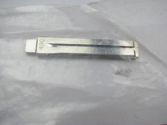 NEW GENUINE OEM Uncut Key Blank Insert For 12-15 Kia Rio 819961W010