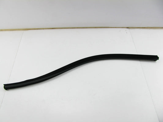 New Genuine FRONT RIGHT Door Inside Belt Weatherstrip Seal OEM For 11-13 Sorento