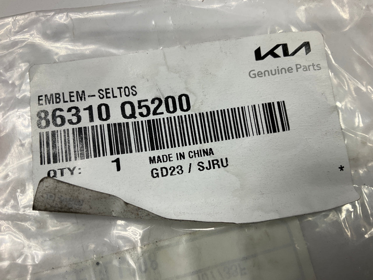 NEW GENUINE Rear ''Seltos'' Emblem OEM For 2021-2024 Kia Seltos 86310Q5200