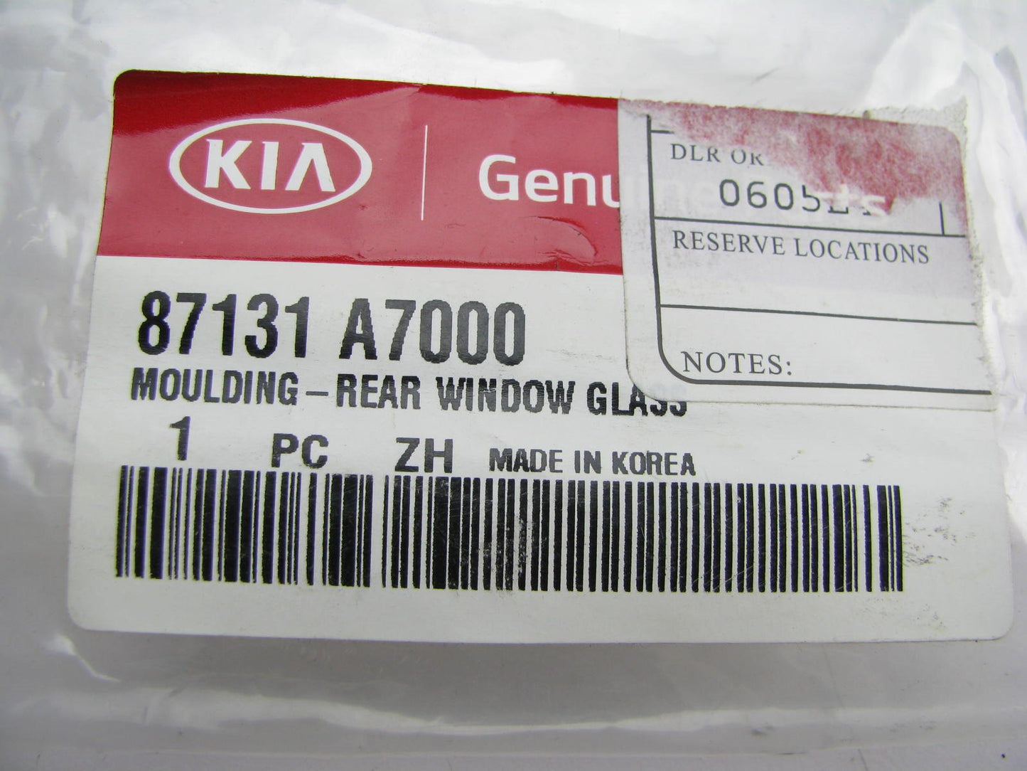 New OEM Rear Back Glass Window Lower Moulding Trim For 14-16 Forte SEDAN ONLY