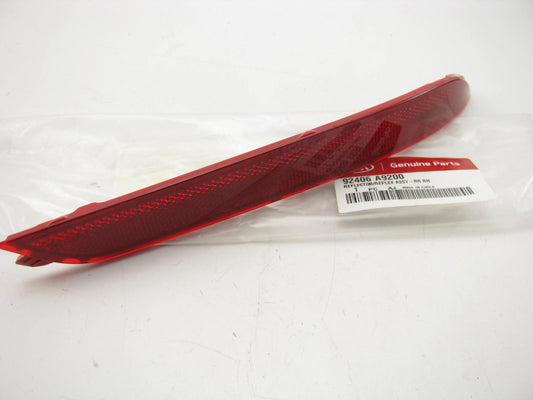 New Rear Bumper Right Side Reflector OEM For 15-16 Kia Sedona 92406A9200