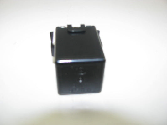 OEM Hazard Warning & Turn Signal Flasher Relay 9555039000 For Kia