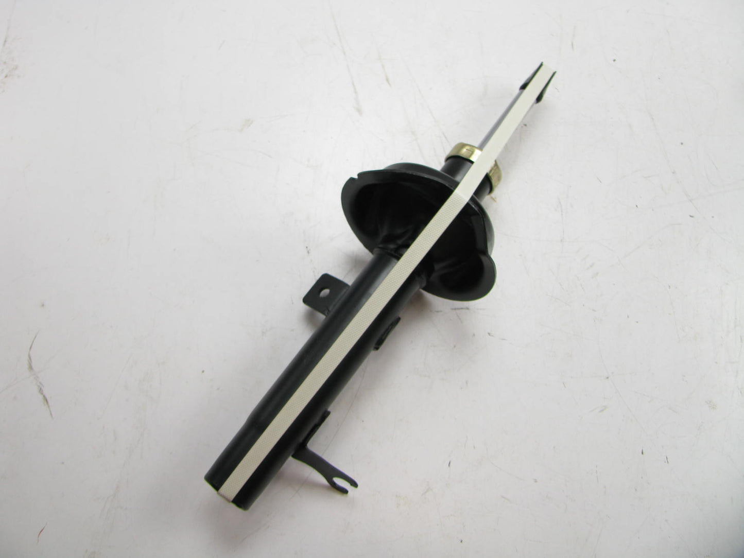 Leacree 50716839 Front Left Strut Shock For 1995-99 Nissan Maxima L.H. FRONT