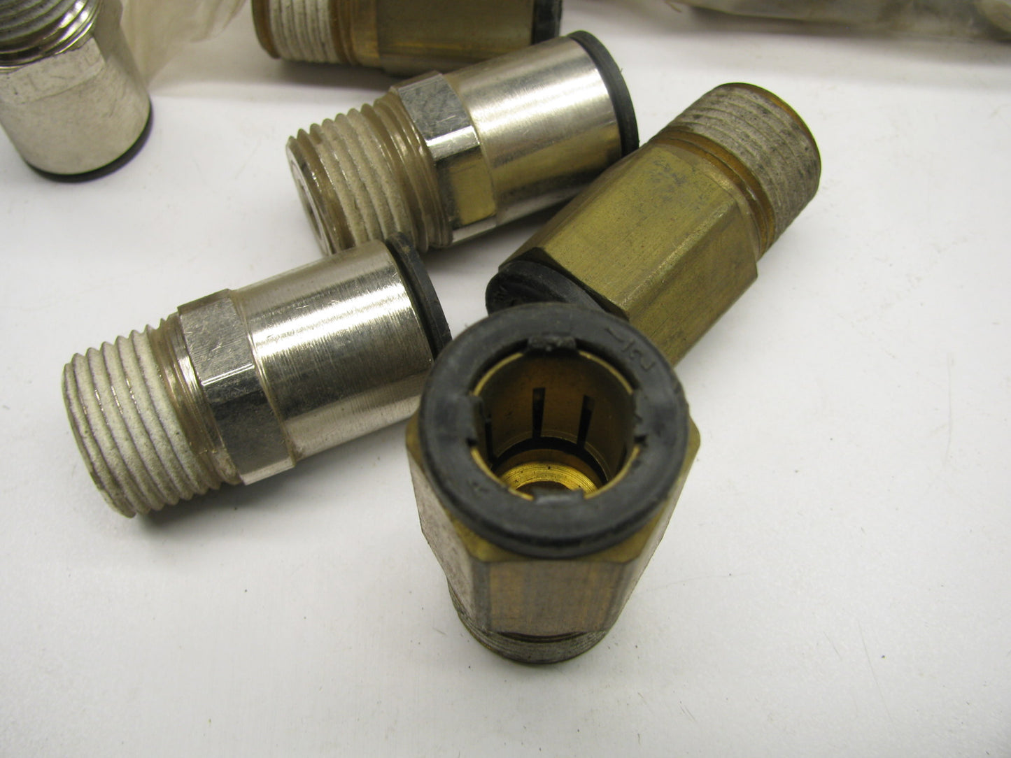 (40) PCS - Legris D.O.T. 1/2'' Push-In Male Connector # 31156222 - PACK OF 40