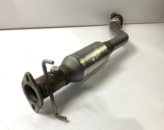 Magnaflow 23469 Direct Fit FRONT Catalytic Converter - 98-00 Century, Grand Prix