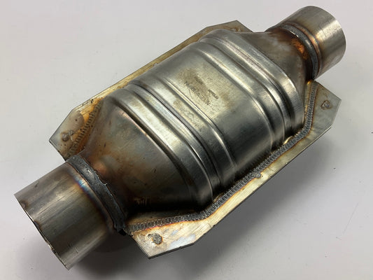 Magnaflow 99106HM Universal EPA Compliant Catalytic Converter 2.50'' Inlet/Outlet