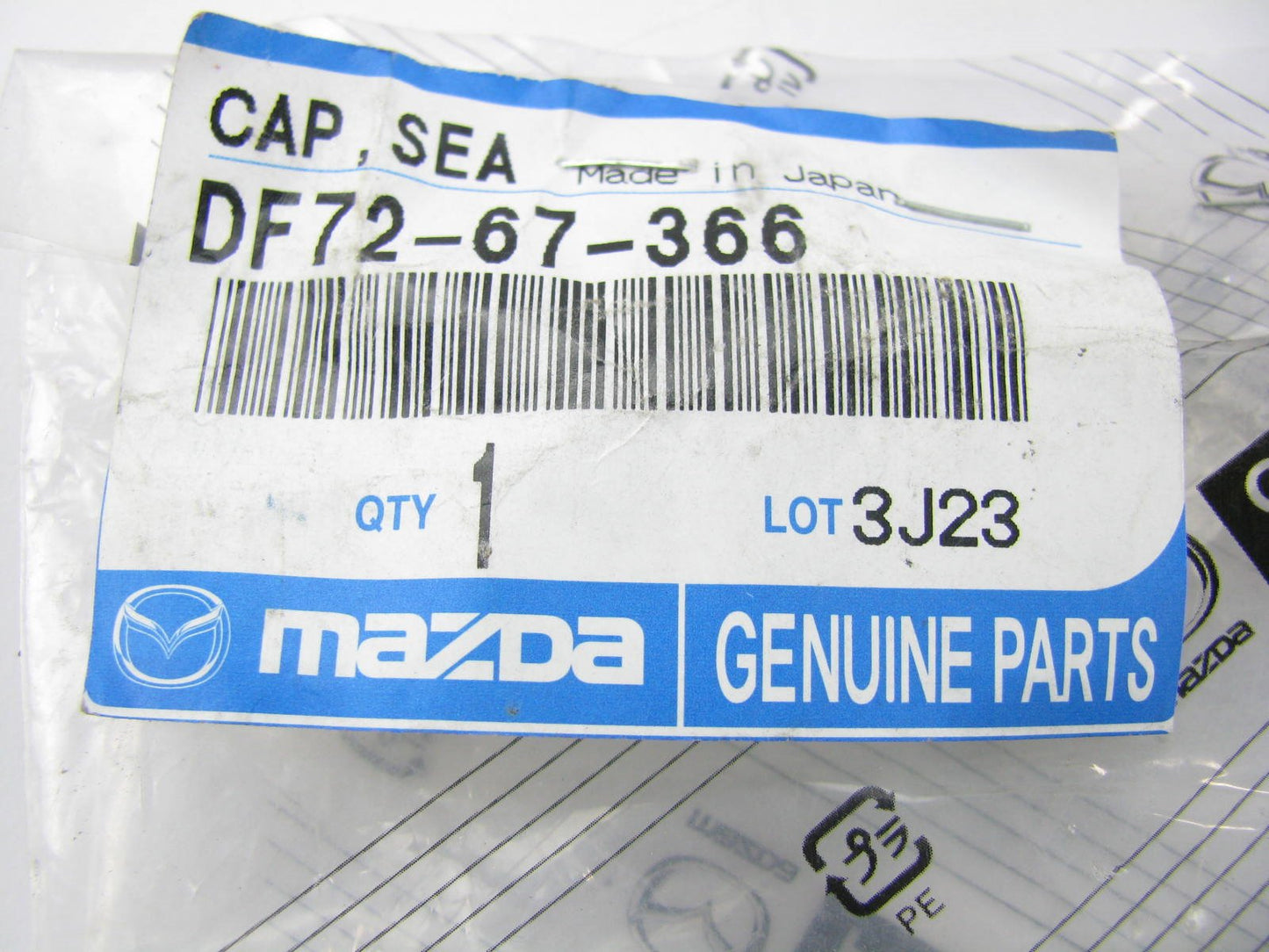 NEW - OEM DF7267366 Right Windshield Wiper Arm Link Seal Cap For 2011-14 Mazda 2