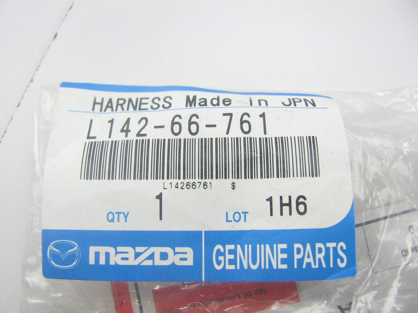 L14266761 New Genuine Main Relay Fuse Box Cover OEM For 2001-2003 Mazda MPV