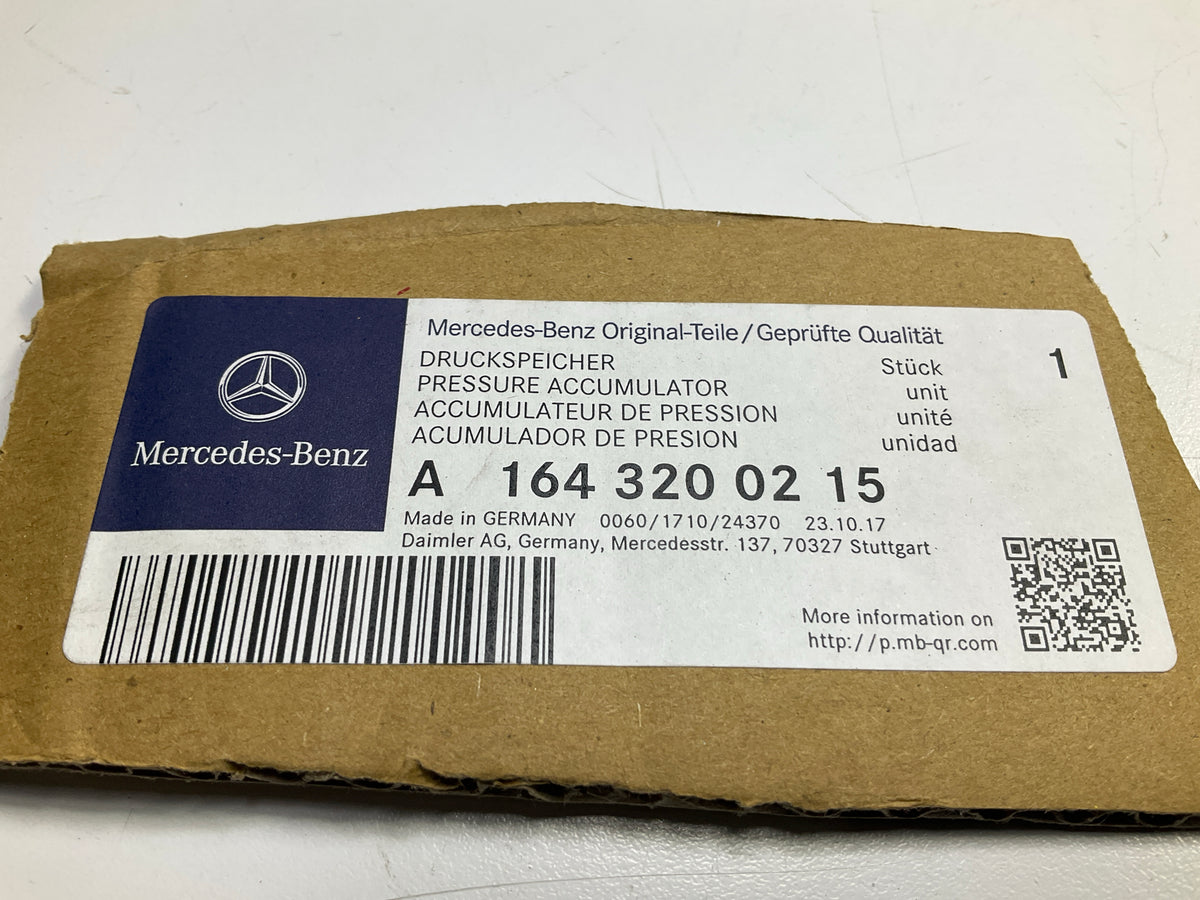 NEW OEM Mercedes A1643200215 Air Suspension Pressure Tank Reservoir 07-12 GL450